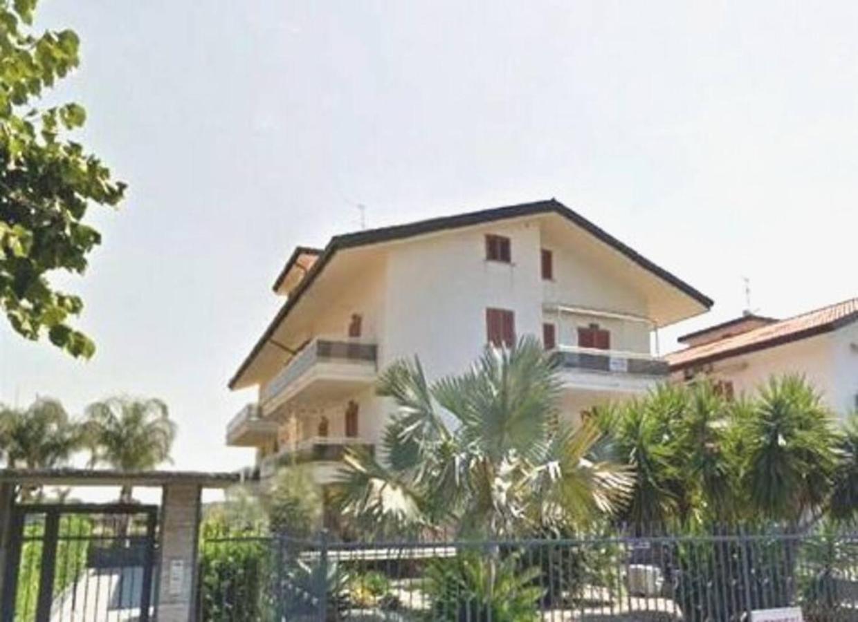 Casa Vacanze Thea Giardini Naxos Bagian luar foto
